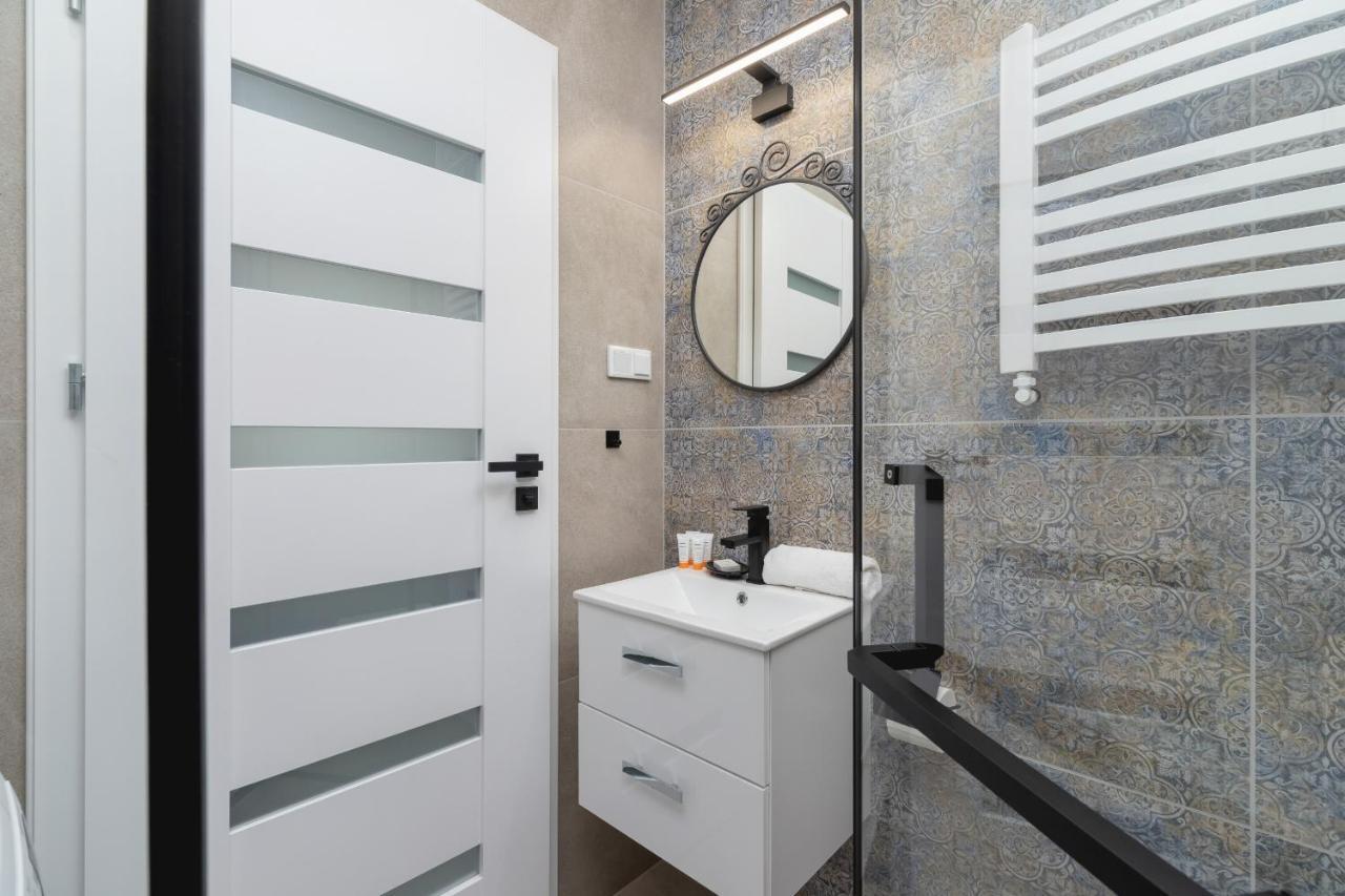 Modern Studio Cracow Rakowicka 14 By Noclegi Renters クラクフ エクステリア 写真